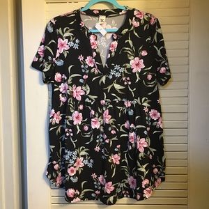 Sew In Love Baby Doll Floral Blouse, Short Sleeve, Rounded Bottom Hem.